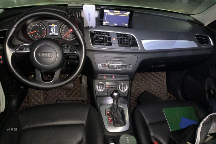 Audi Q3 2014 car image #11