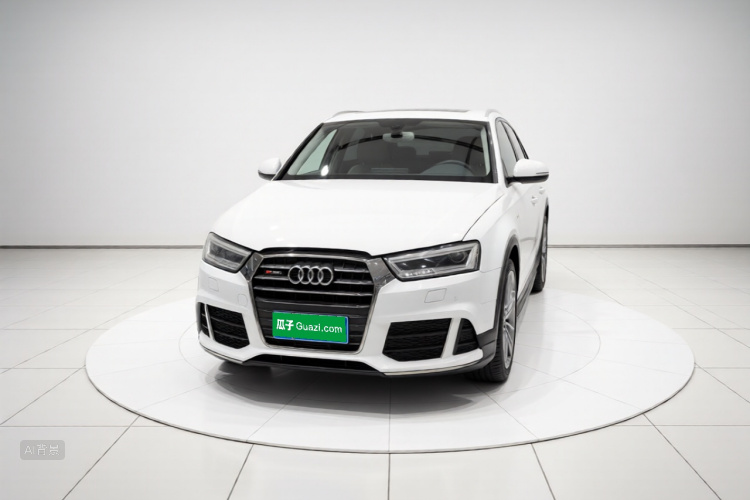 Audi Q3 2018 car image #3