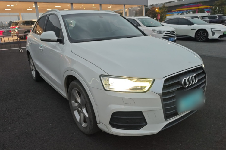 Audi Q3 2016 car image #4