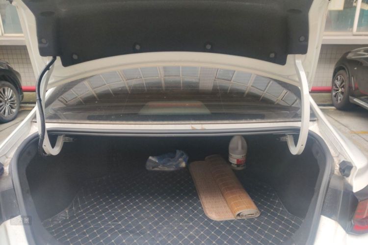 GEELY Emgrand L 2022 image de voiture #21