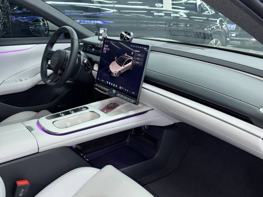 MI SU7 2024 car image #17