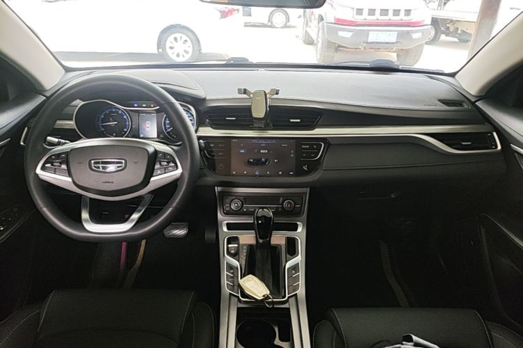 GEELY Emgrand 2019 car image #10