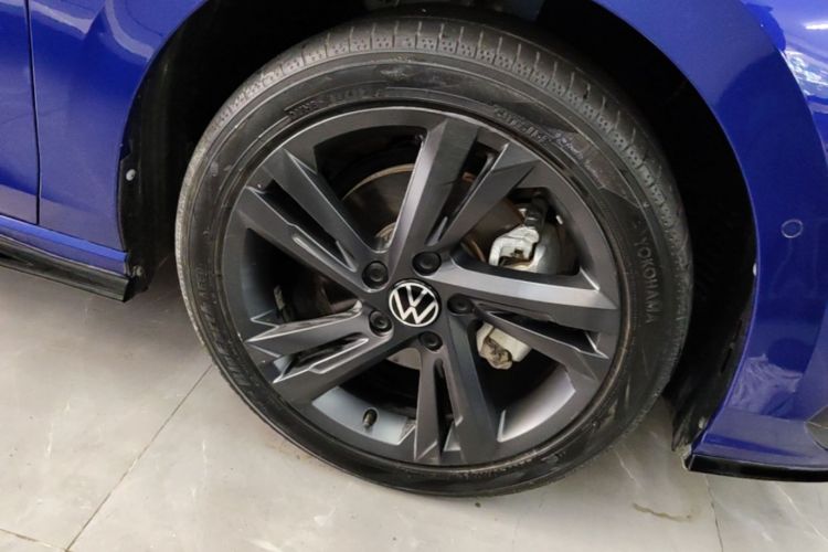 Volkswagen Golf 2021 car image #9