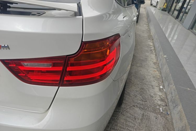 BMW 3 Series GT 2017 imagem de carro #8
