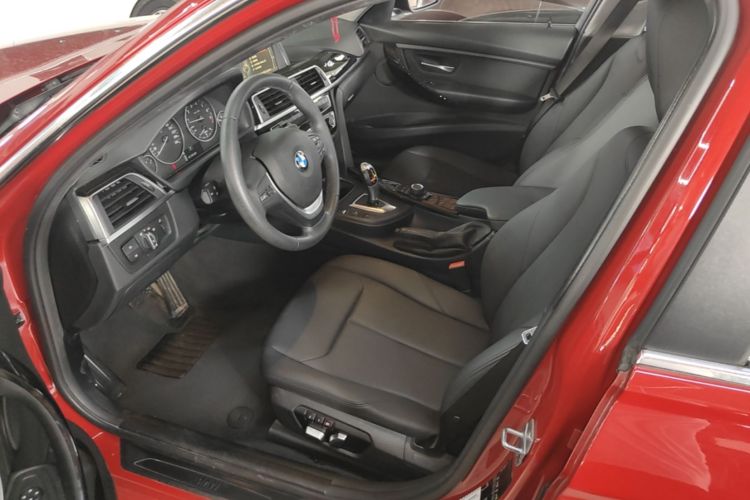 BMW 3 Series 2017 car image #19