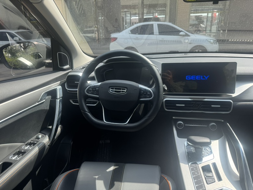 GEELY Coolray 2023 image de voiture #7