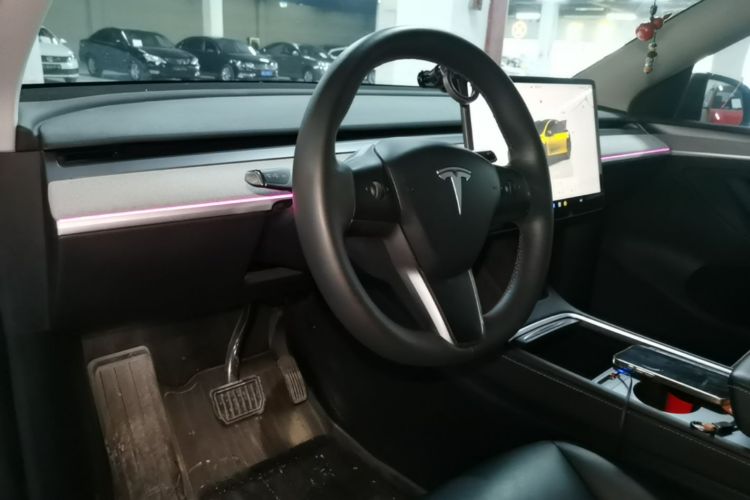 Tesla Model Y 2023 #10 Tesla Model Y 2023 car image #10