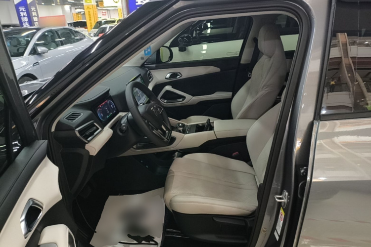 BYD YuanUP 2025 #15 BYD YuanUP 2025 car image #15