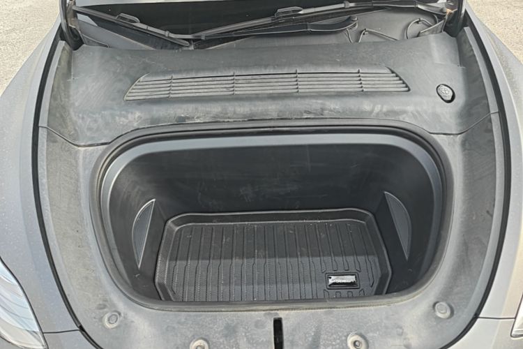 Tesla Model Y 2023 #20 Tesla Model Y 2023 car image #20