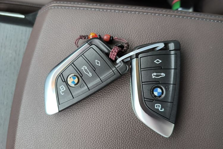 BMW 3 Series 2024 #9 BMW 3 Series 2024 car image #9