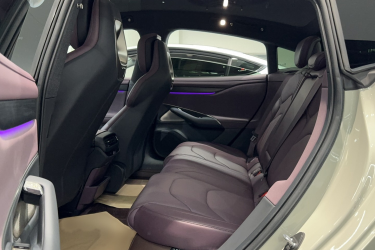 MI SU7 2024 image de voiture #13