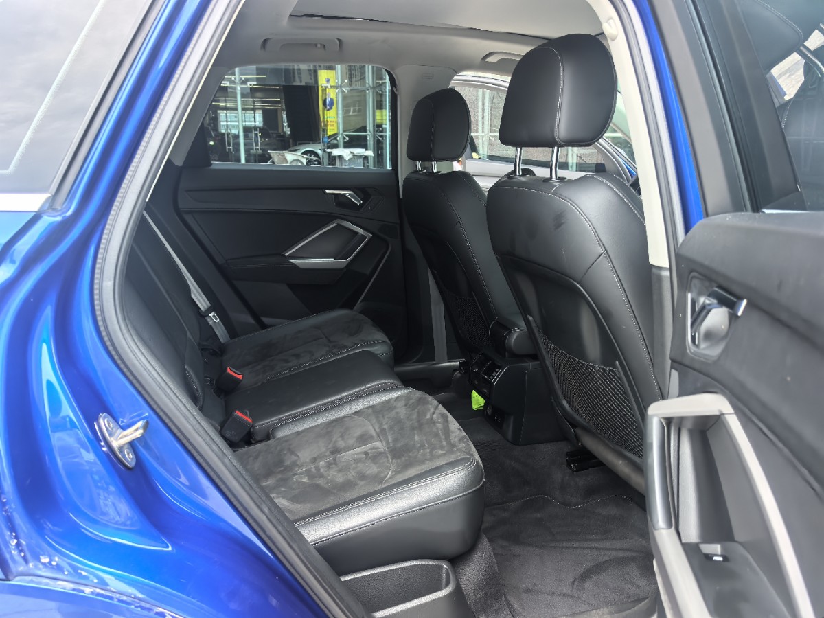 Audi Q3 2021 car image #5