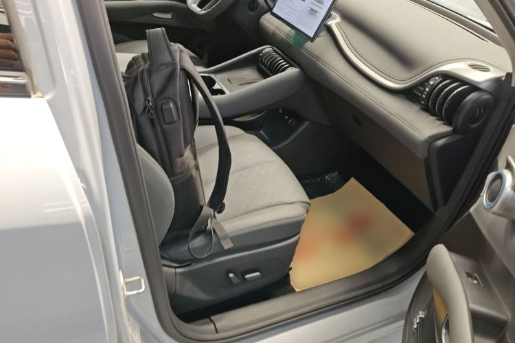 BYD Yuan Plus 2025 изображение автомобиля #24