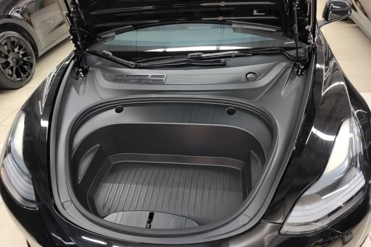 Tesla Model 3 2023 car image #20