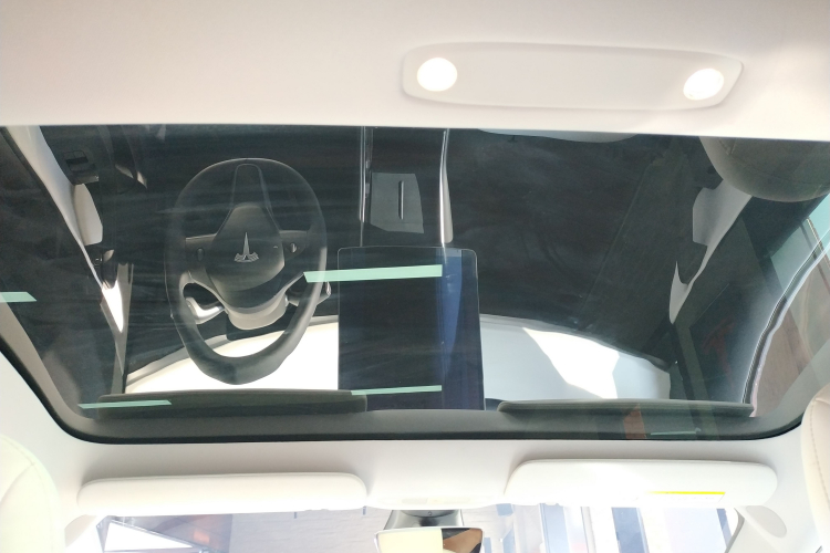 Tesla Model 3 2020 car image #18