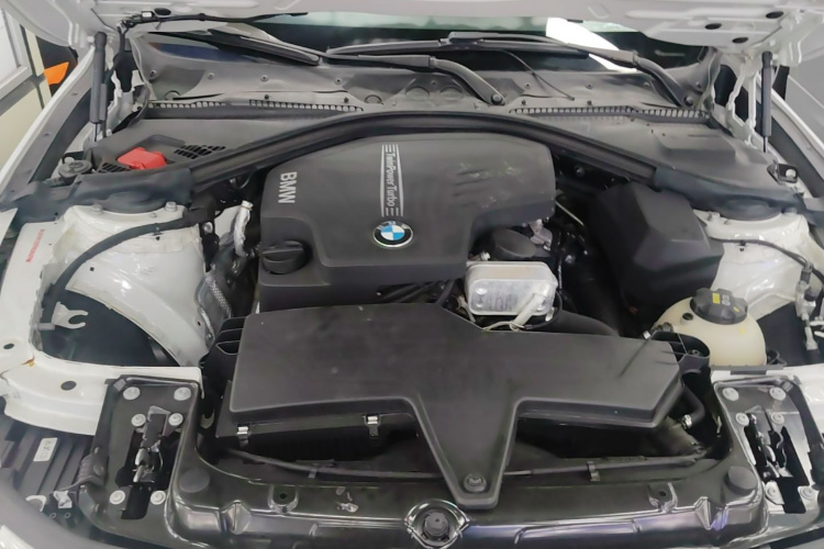 BMW 3 Series 2015 صورة سيارة #22