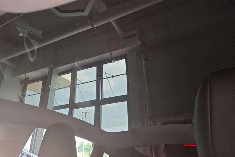 Tesla Model Y 2025 car image #18