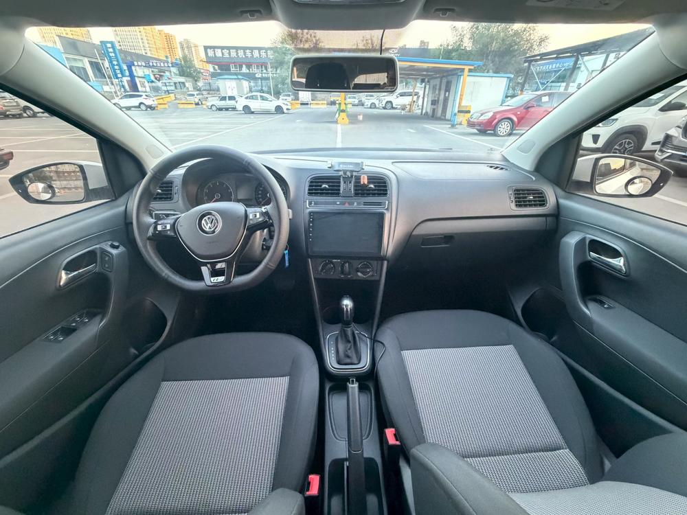 Volkswagen Polo 2018 car image #7