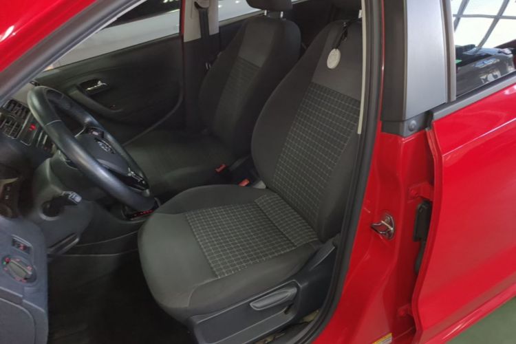 Volkswagen Polo 2016 car image #15