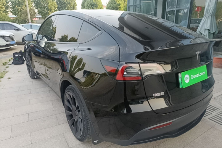 Tesla Model Y 2023 #5 Tesla Model Y 2023 car image #5