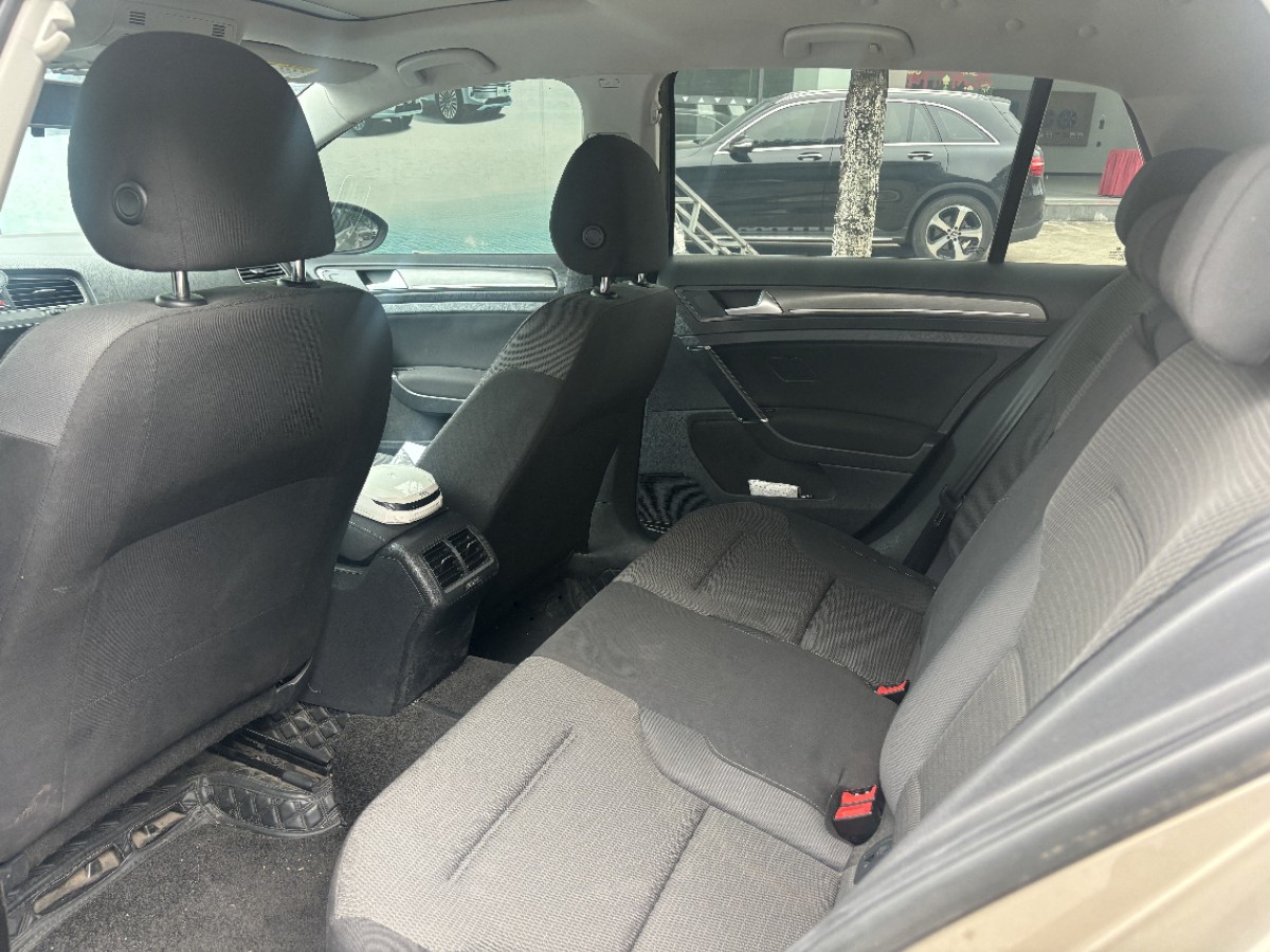 Volkswagen Golf 2017 car image #5