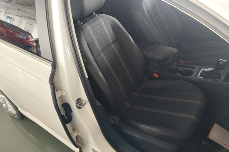 Volkswagen Lavida 2019 car image #24
