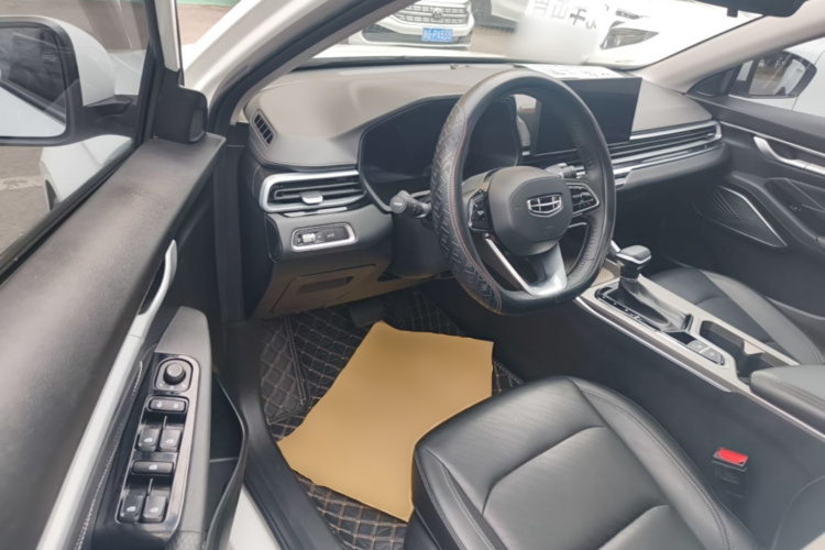 GEELY Emgrand 2024 car image #12