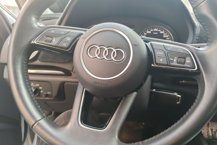 Audi A3 2019 car image #11