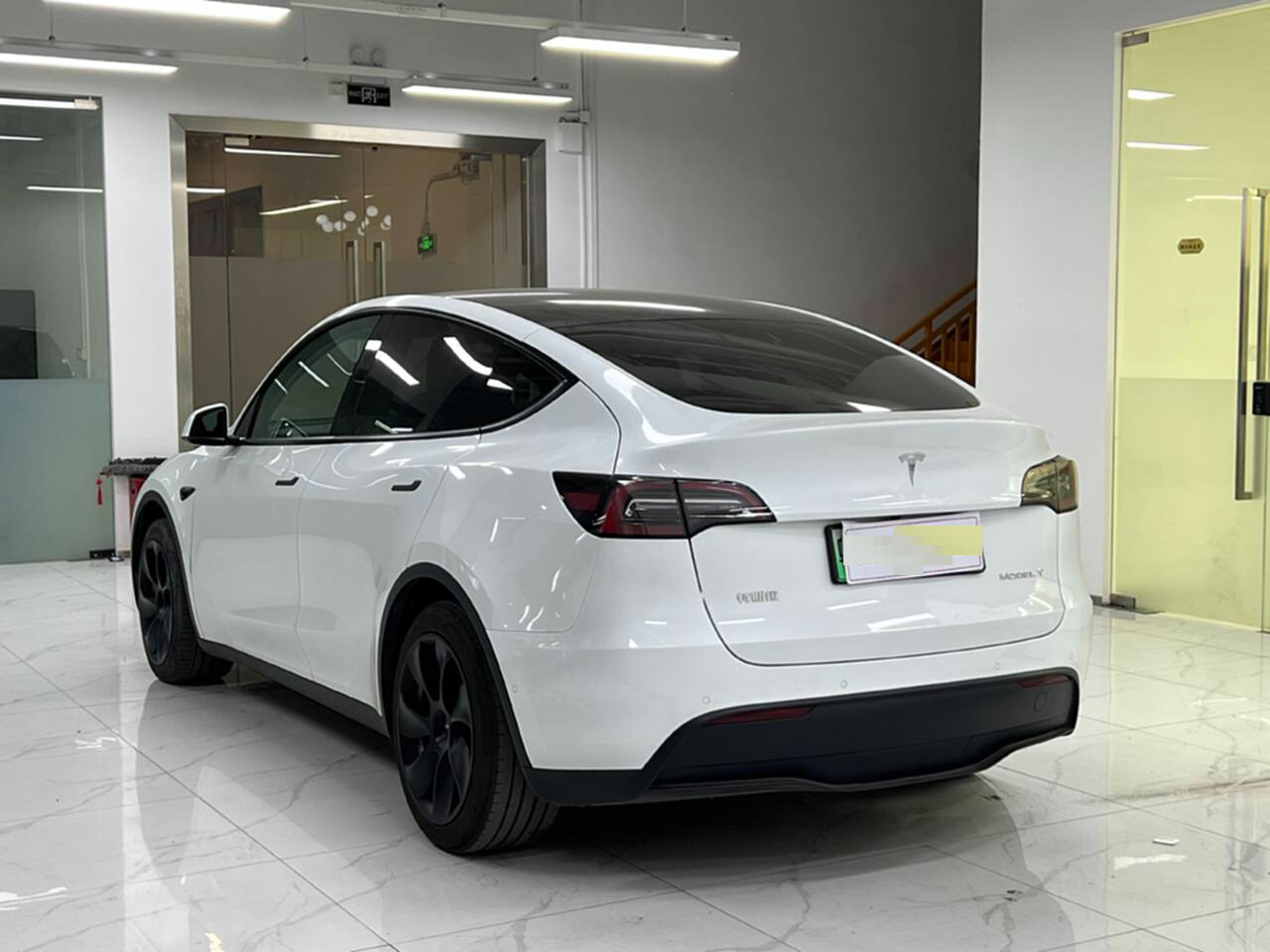 Tesla Model Y 2023 #6 Tesla Model Y 2023 immagine di auto #6