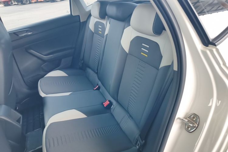 Volkswagen Polo 2020 car image #17