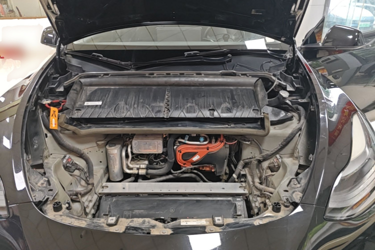 Tesla Model Y 2021 car image #20