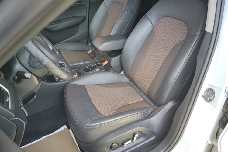 Audi Q3 2017 car image #15