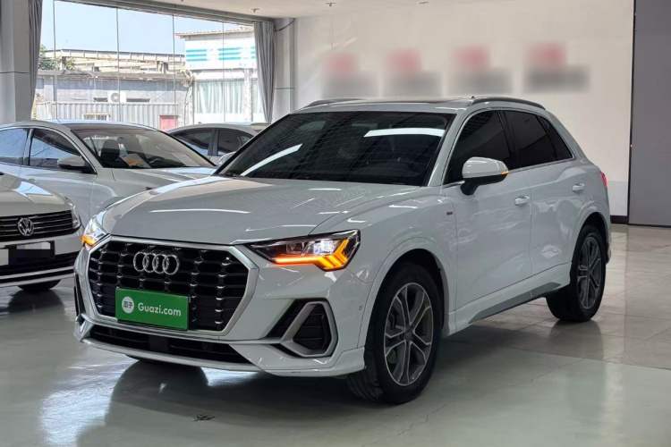 Audi Q3 2021 car image #2