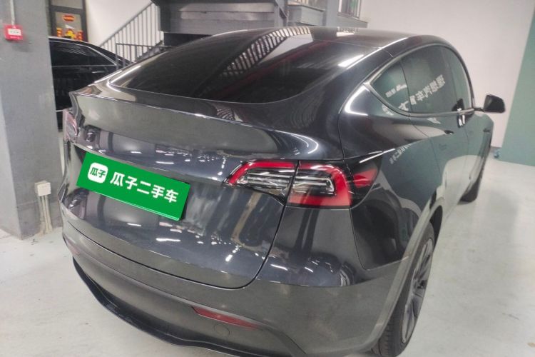 Tesla Model Y 2024 #5 Tesla Model Y 2024 car image #5