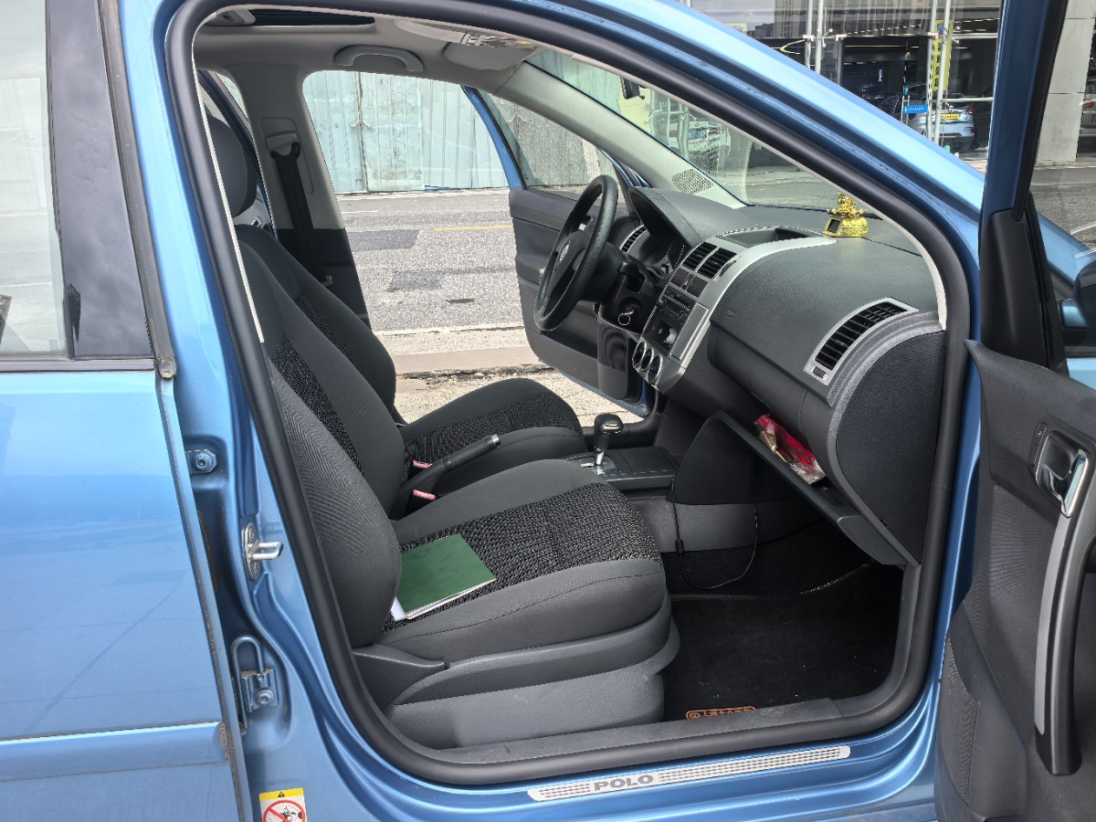 Volkswagen Polo 2009 car image #8