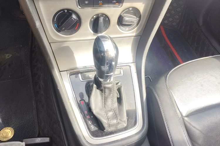 Volkswagen Lavida 2015 car image #14