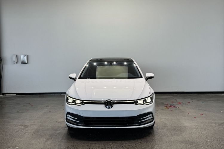 Volkswagen Golf 2022 car image #3