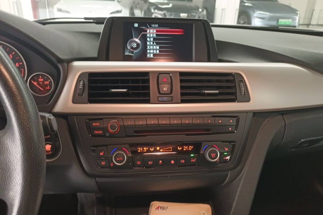 BMW 3 Series 2015 car image #26