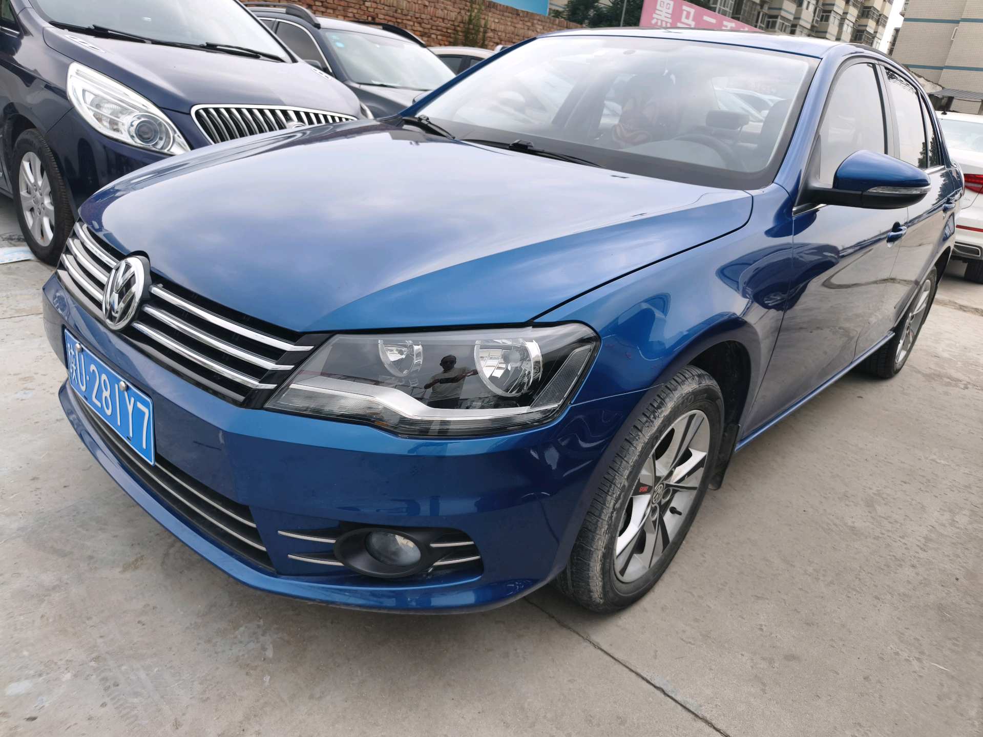 Volkswagen Bora 2013 immagine di auto 