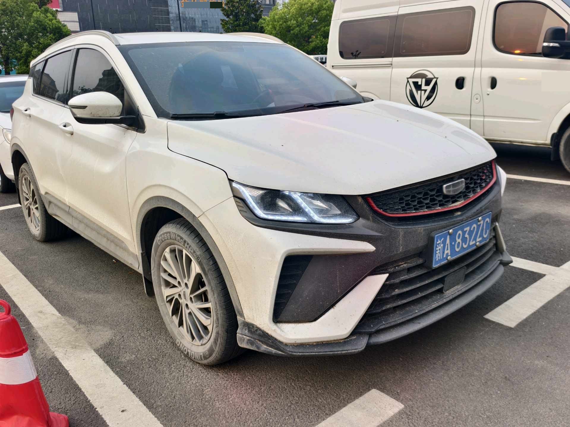 GEELY Coolray 2022 car image #3