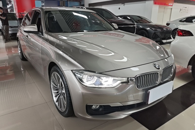 BMW 3 Series 2019 car image #4