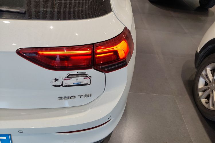 Volkswagen Golf 2021 imagen de coche #8