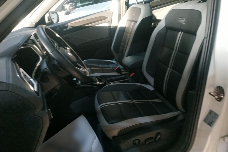 Volkswagen T-Roc 2023 car image #19