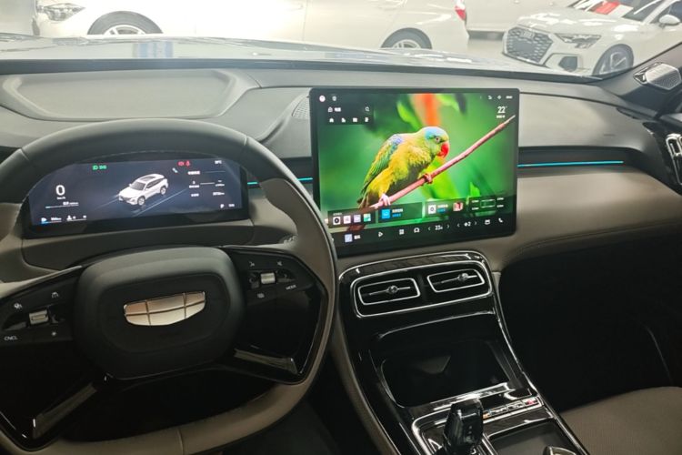GEELY Boyue L 2025 car image #13