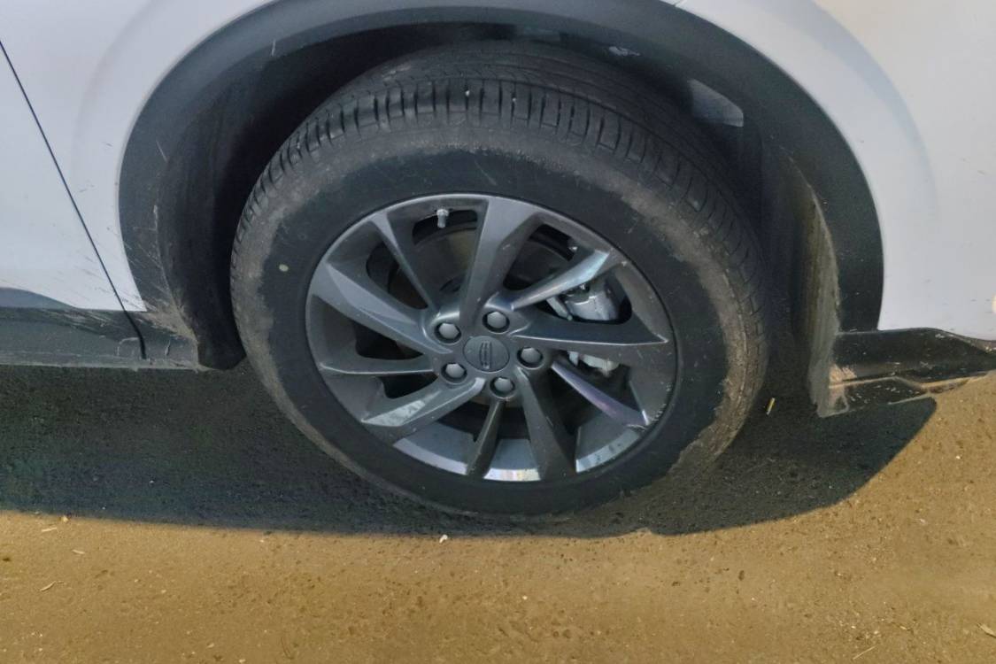 GEELY Coolray 2024 car image #9