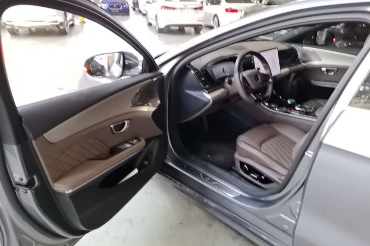 BYD Han 2023 car image #16