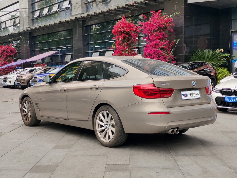 BMW 3 Series GT 2018 car image #2