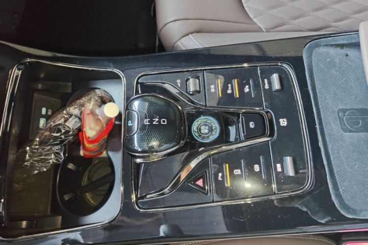 BYD Han 2022 car image #14