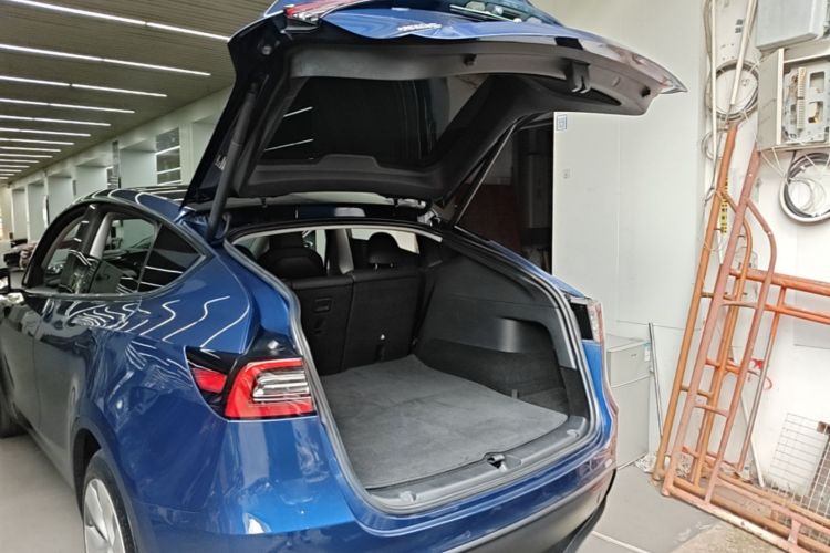 Tesla Model Y 2021 #19 Tesla Model Y 2021 car image #19