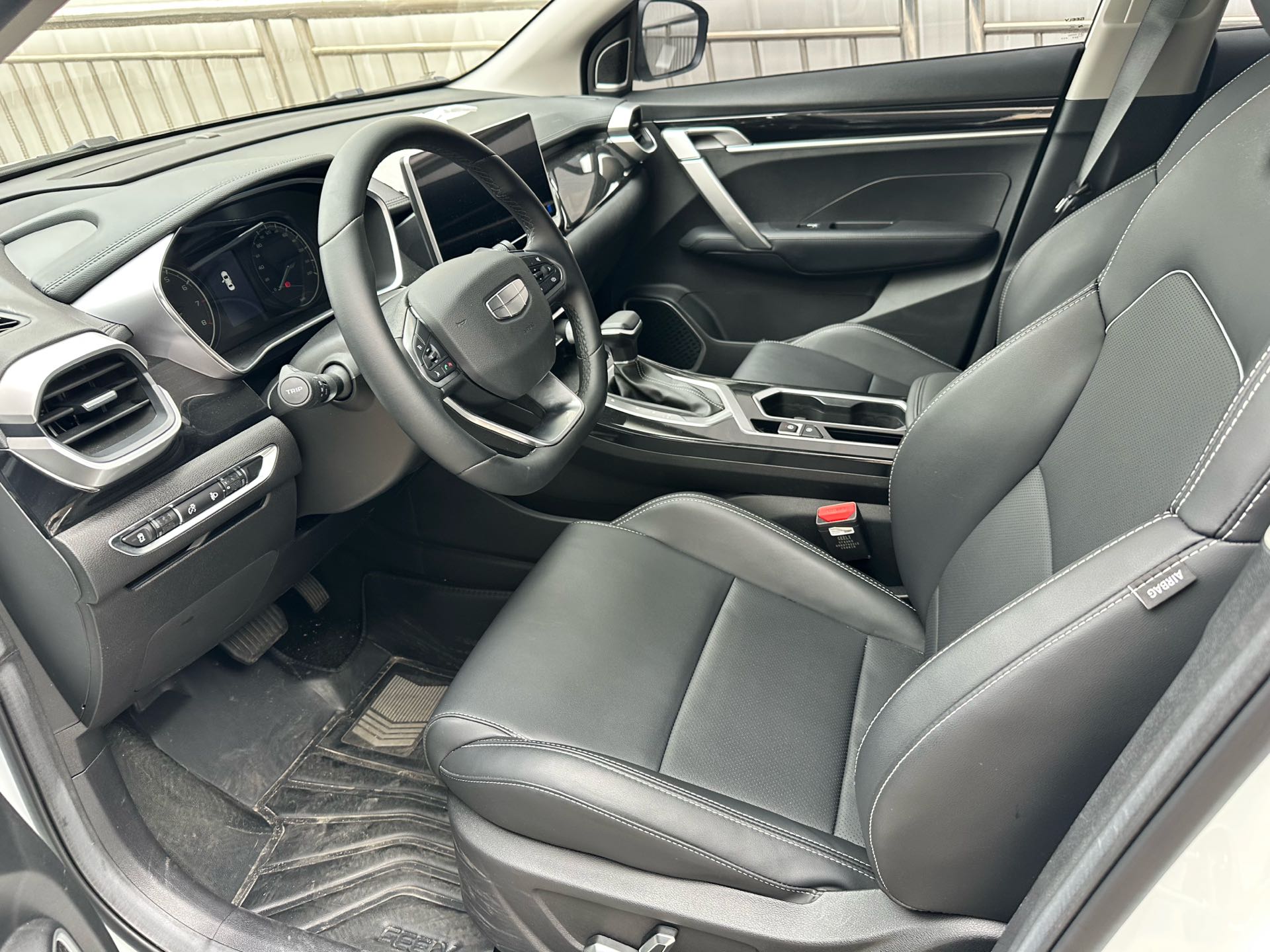 GEELY Coolray 2025 #2 GEELY Coolray 2025 immagine di auto #2